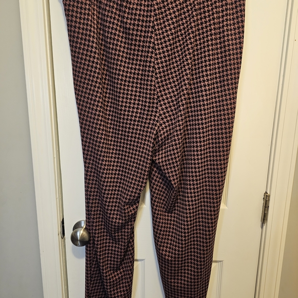 Torrid Pink and Black Houndstooth Joggers - Picture 10 of 10